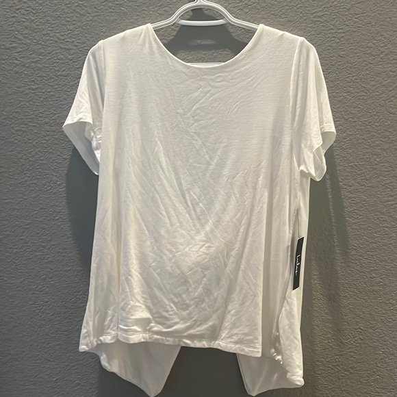 Lulu’s twisted open back tee - Picture 2 of 4